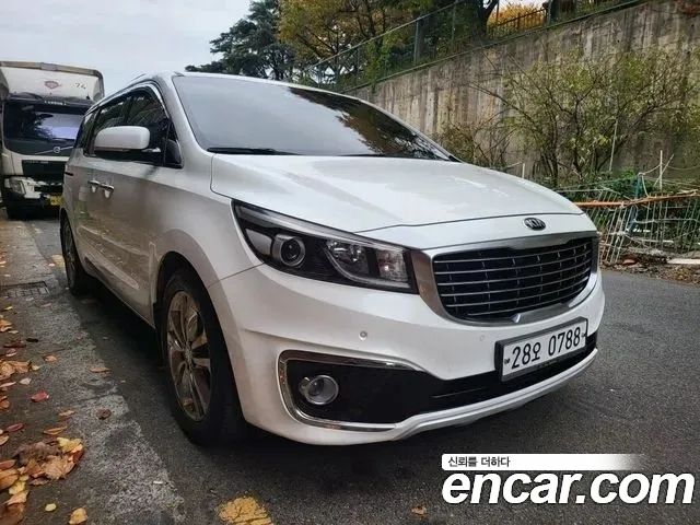 Kia Carnival 9-seater Noblesse — пробег 128 300 км — фото 1 из 5