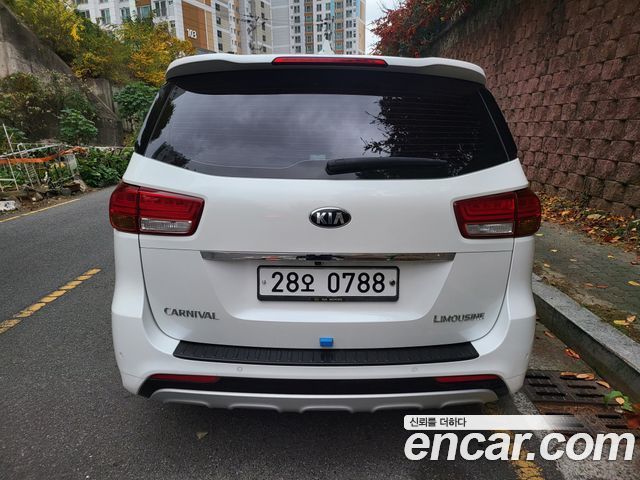Kia Carnival 9-seater Noblesse — пробег 128 300 км — фото 4 из 5