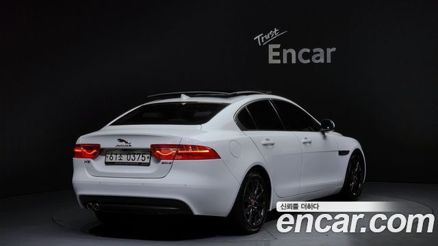 Jaguar XE 20d Prestige — пробег 92 357 км — фото 2 из 5