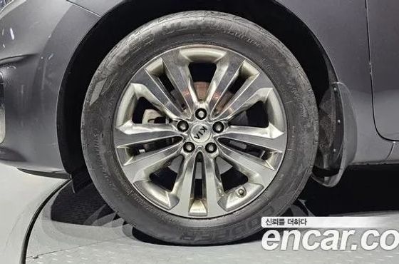 Kia Carnival 7-seater Limousine VIP — пробег 98 004 км — фото 5 из 5