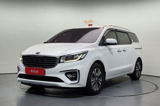 Kia Carnival 9-Seater Luxury — пробег 120 165 км — фото 1 из 5