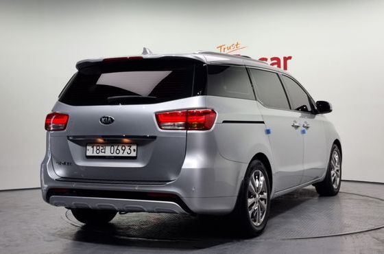 Kia Carnival 9-seater Noblesse — пробег 122 097 км — фото 2 из 5