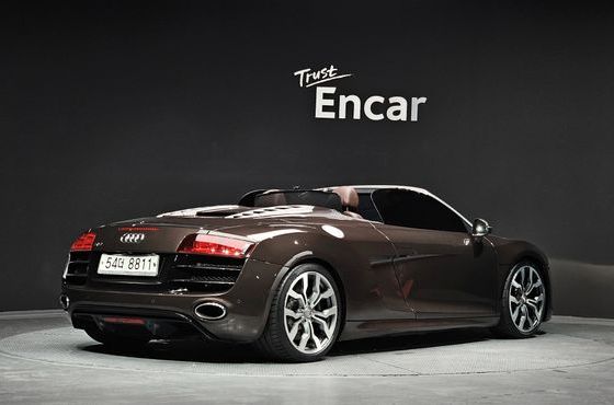 Audi R8 5.2 V10 Spyder — пробег 88 686 км — фото 2 из 5