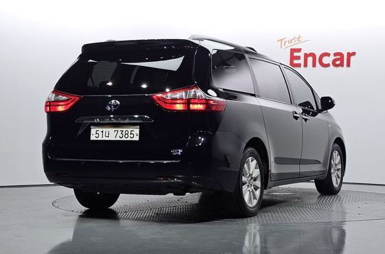 Toyota Sienna 3.5 AWD — пробег 87 921 км — фото 2 из 5