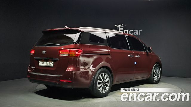 Kia Carnival 11-seater Noblesse — пробег 151 313 км — фото 2 из 5