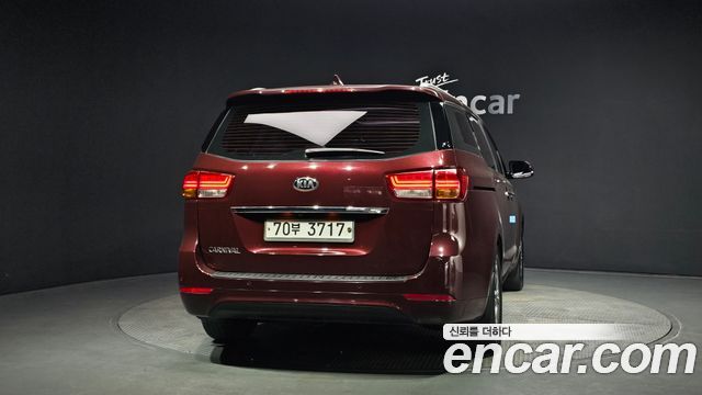 Kia Carnival 11-seater Noblesse — пробег 151 313 км — фото 4 из 5