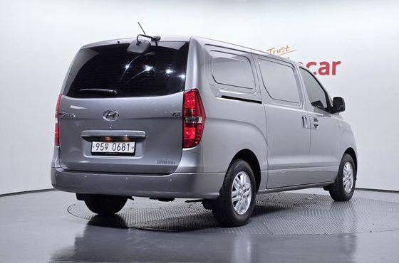 Hyundai Starex Van 3-Seater Smart — пробег 84 583 км — фото 2 из 5