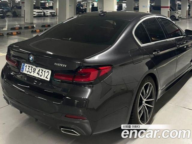 BMW 5-Series 520i M Sport — пробег 35 000 км — фото 5 из 5