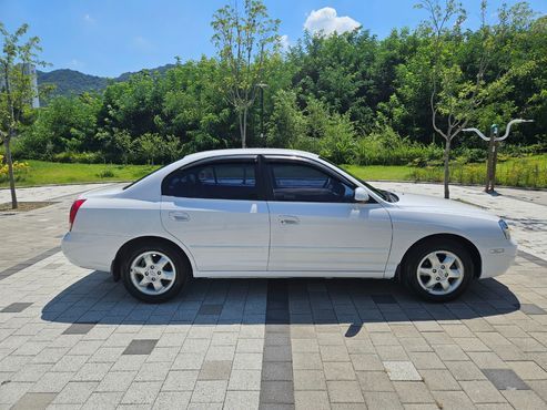 Hyundai AVANTE 1.5 DOHC GLS Deluxe — пробег 79 052 км — фото 4 из 5