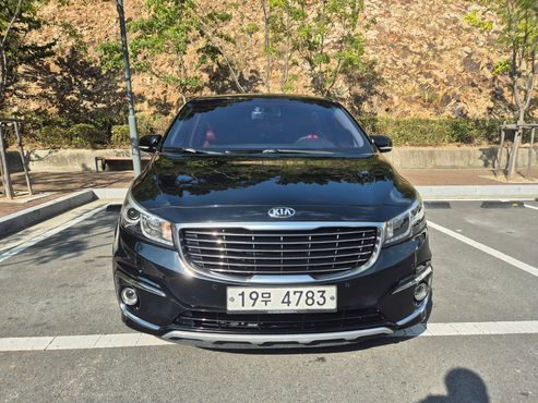 Kia Carnival 9-seater Prestige — пробег 144 732 км — фото 1 из 5