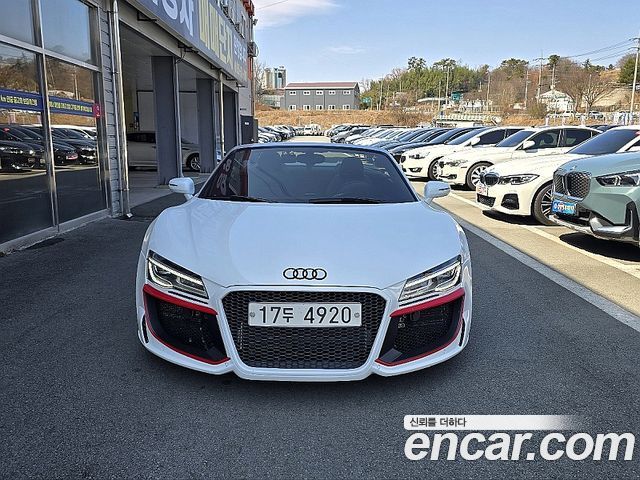 Audi R8 5.2 V10 Spyder — пробег 50 700 км — фото 2 из 5