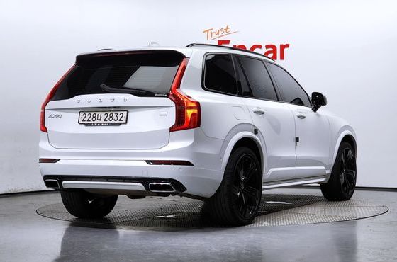 Volvo XC90 T8 R-Design Hybrid — пробег 128 353 км — фото 2 из 5