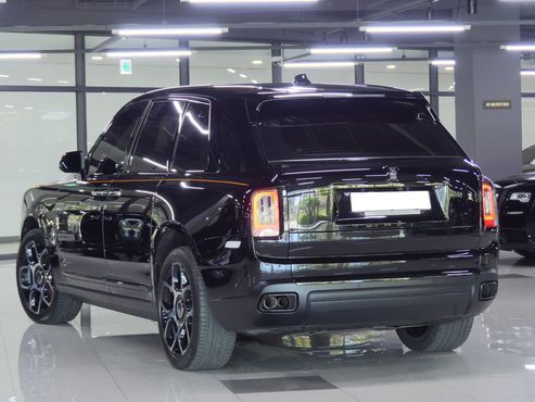Rolls-Royce Cullinan 6.7 V12 Black Badge — пробег 37 400 км — фото 3 из 5