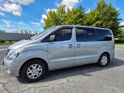 Hyundai Starex 5-Seater VAN CVX Luxury — пробег 201 929 км — фото 2 из 5