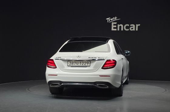 Mercedes-Benz E-Class E350 4MATIC AMG Line — пробег 66 063 км — фото 4 из 5