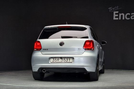 Volkswagen Polo 1.6 TDI R-Line 5th — пробег 67 882 км — фото 4 из 5
