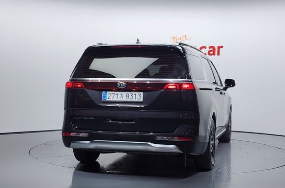 Kia Carnival Diesel 9-Seater Signature — пробег 58 018 км — фото 4 из 5