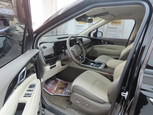 Kia Carnival Gasoline 7-Seater Signature — пробег 10 000 км — фото 5 из 5
