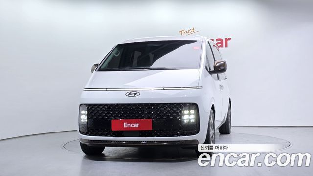 Hyundai Staria 4WD Lounge 7-Seater Inspiration — пробег 4 629 км — фото 3 из 5