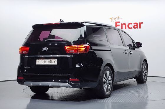 Kia Carnival 9-Seater Luxury — пробег 145 371 км — фото 2 из 5