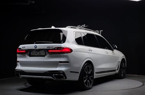 BMW X7 xDrive 40i M Sport 6STR — пробег 26 713 км — фото 2 из 5