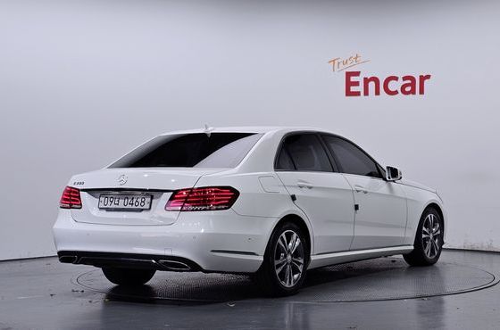 Mercedes-Benz E-Class E200 Avantgarde — пробег 64 380 км — фото 2 из 5