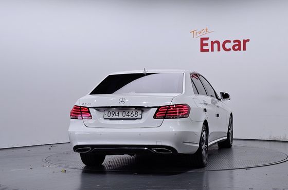 Mercedes-Benz E-Class E200 Avantgarde — пробег 64 380 км — фото 4 из 5