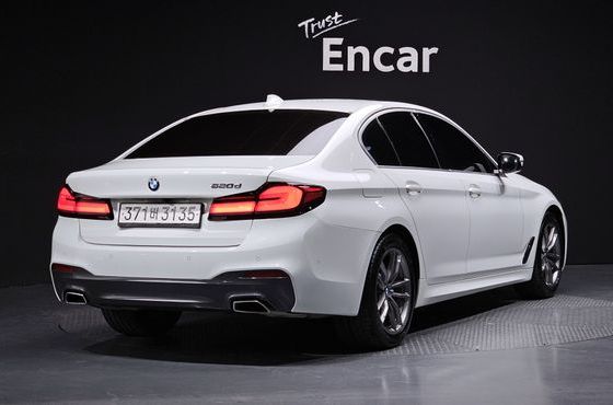 BMW 5-Series 520d M Sport Package Plus — пробег 76 154 км — фото 2 из 5