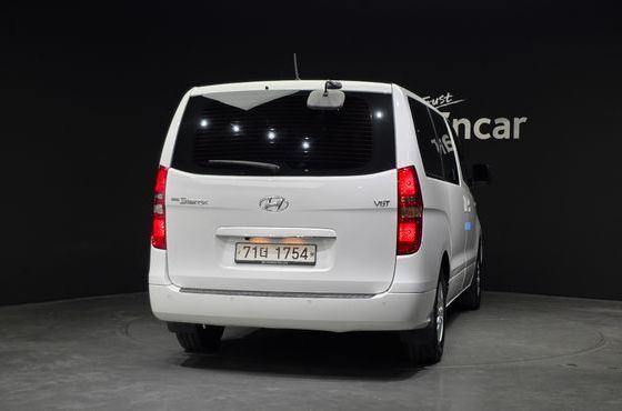 Hyundai Starex 11-Seater Wagon Smart — пробег 118 781 км — фото 4 из 5