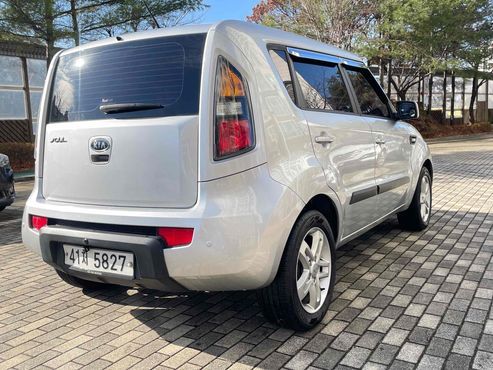 Kia Soul Gasoline 1.6 Smart — пробег 140 000 км — фото 4 из 5