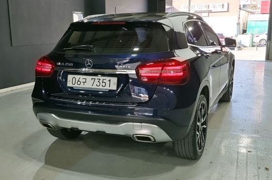 Mercedes-Benz GLA-Class GLA250 4MATIC — пробег 90 400 км — фото 2 из 5