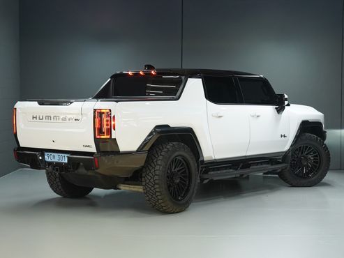 GMC Hummer EV e4WD — пробег 5 350 км — фото 2 из 5