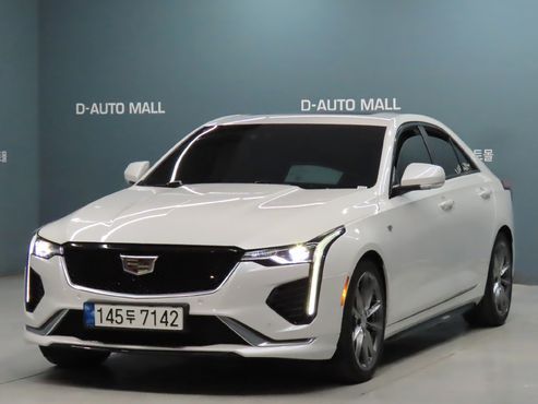 Cadillac CT4 2.0 Sport — пробег 73 300 км — фото 1 из 5