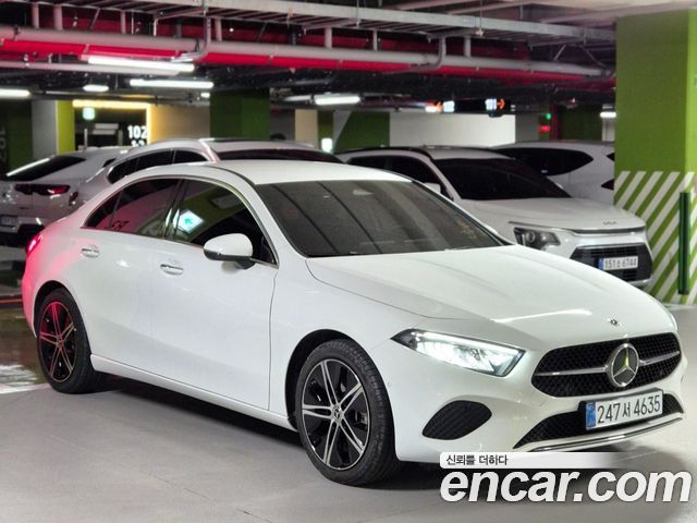 Mercedes-Benz A-Class A220 Sedan — пробег 421 км — фото 3 из 5