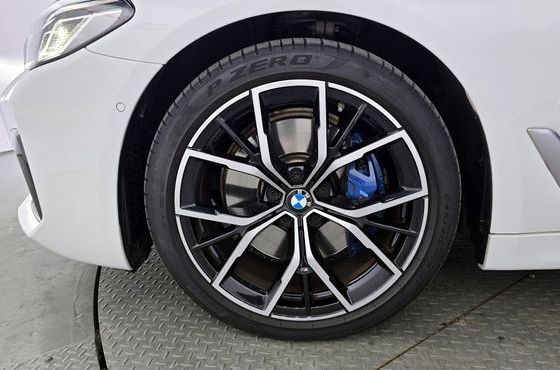 BMW 5-Series 530i M Sport Package — пробег 33 486 км — фото 5 из 5