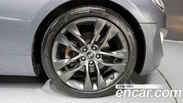 Hyundai Genesis из Кореи Encar
