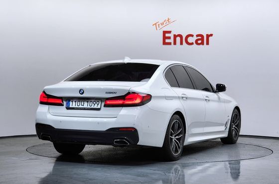 BMW 5-Series 520i M Sport — пробег 117 297 км — фото 2 из 5