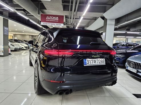 Porsche Cayenne 3.0 E-HYBRID PLATINUM EDITION — пробег 37 878 км — фото 3 из 5