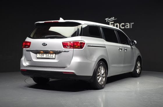 Kia Carnival 11-Seater Deluxe — пробег 166 773 км — фото 2 из 5