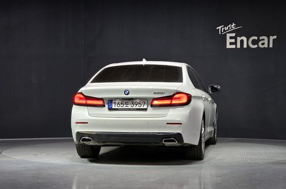 BMW 5-Series 530i Luxury — пробег 18 028 км — фото 4 из 5