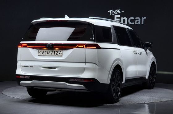 Kia Carnival 9-Seater Prestige — пробег 86 140 км — фото 2 из 5