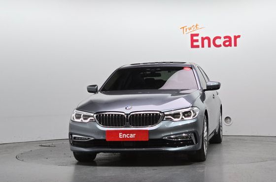 BMW 5-Series 520d Luxury Special Edition — пробег 69 051 км — фото 3 из 5