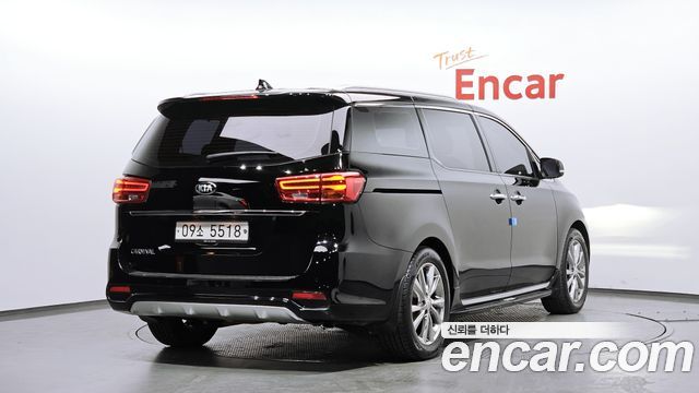 Kia Carnival из Кореи Encar