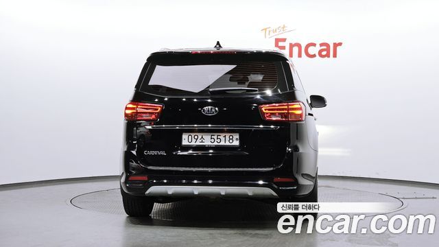 Kia Carnival из Кореи Encar
