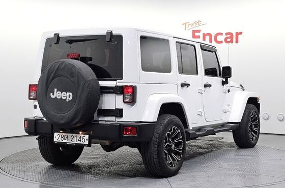 Jeep Wrangler 3.6 Sahara 4Door — пробег 105 302 км — фото 2 из 5