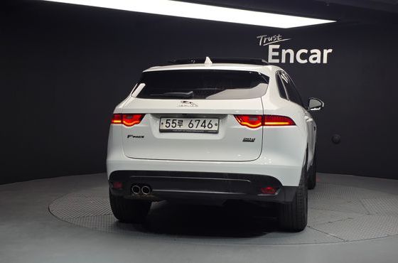 Jaguar F-PACE 20d Portfolio — пробег 144 739 км — фото 4 из 5