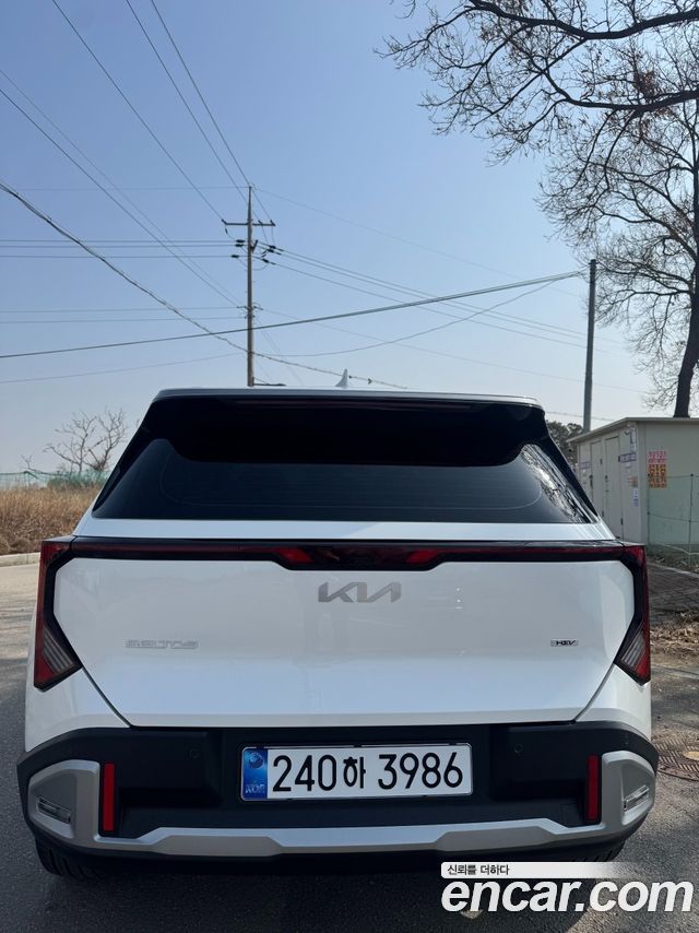 Kia Seltos HEV 1.6 2WD Signature — пробег 7 800 км — фото 4 из 5