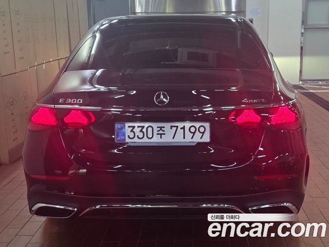 Mercedes-Benz E-Class E300 4MATIC AMG Line — пробег 1 080 км — фото 4 из 5