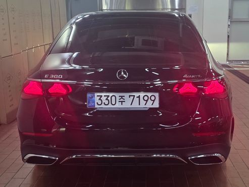 Mercedes-Benz E-Class E300 4MATIC AMG Line — пробег 1 080 км — фото 4 из 5