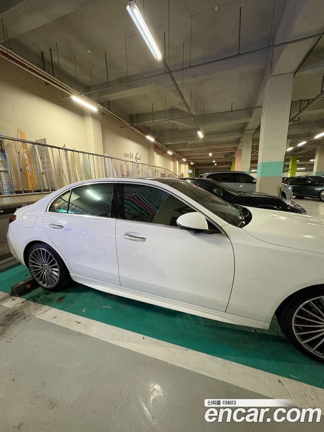 Mercedes-Benz C-Class C300 4MATIC AMG Line — пробег 30 000 км — фото 3 из 5